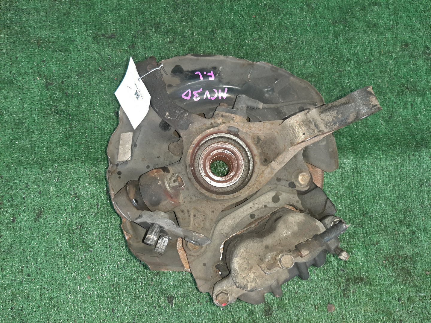 Ступица левая передняя TOYOTA WINDOM MCV30 1MZ-FE 3 ракурс