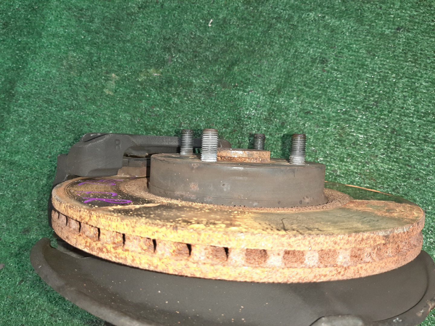 Ступица правая передняя TOYOTA AXIO, COROLLA FIELDER, COROLLA  AXIO, FIELDER NZE141, ZRE142, ZRE142G, NZE141G 1NZ-FE, 2ZR-FAE, 2ZR-FE 2 ракурс