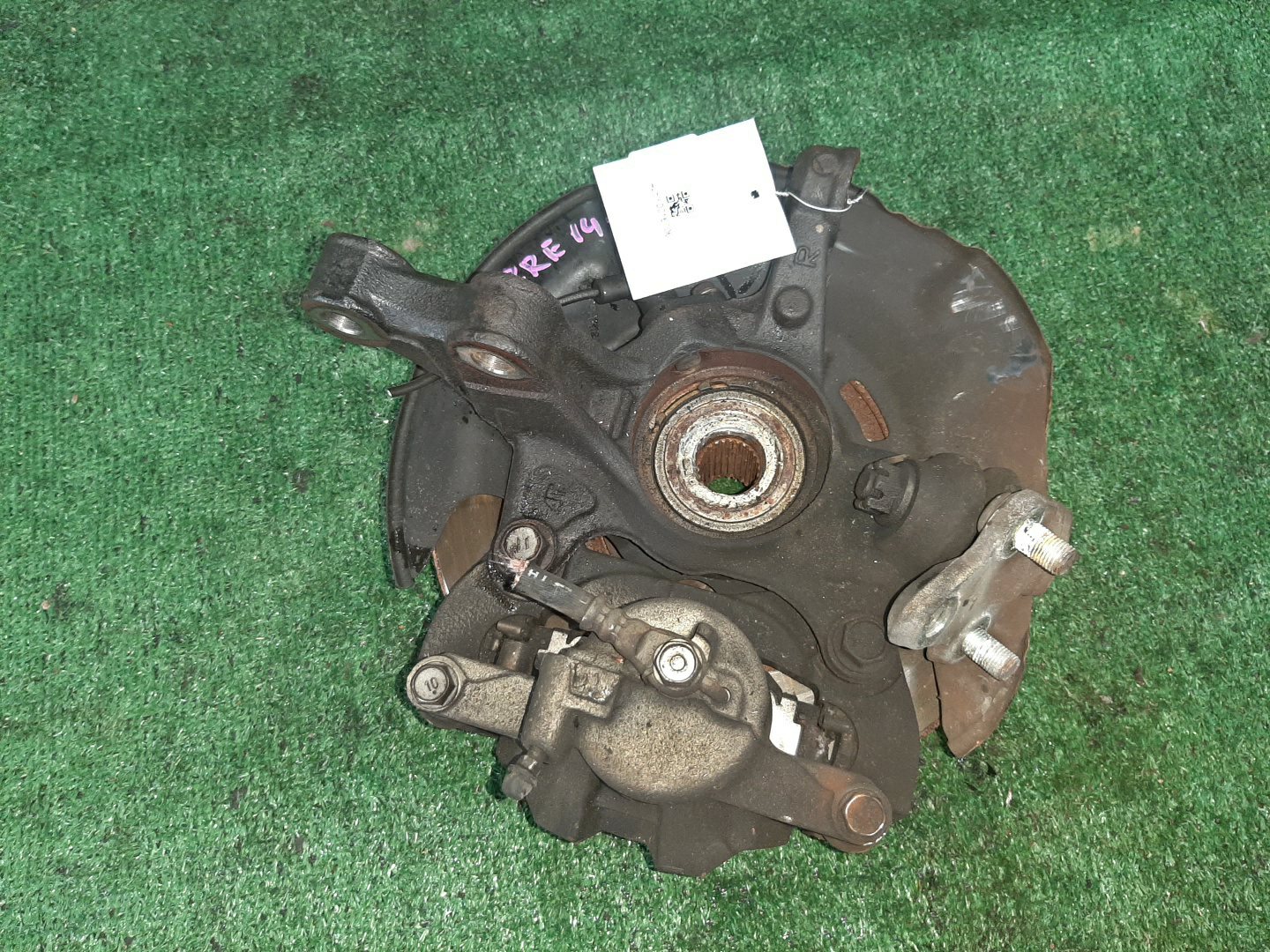 Ступица правая передняя TOYOTA AXIO, COROLLA FIELDER, COROLLA  AXIO, FIELDER NZE141, ZRE142, ZRE142G, NZE141G 1NZ-FE, 2ZR-FAE, 2ZR-FE 3 ракурс