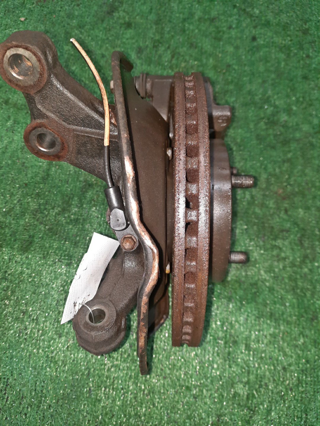 Ступица правая передняя TOYOTA AXIO, COROLLA FIELDER, COROLLA  AXIO, FIELDER NZE141, ZRE142, ZRE142G, NZE141G 1NZ-FE, 2ZR-FAE, 2ZR-FE 2 ракурс