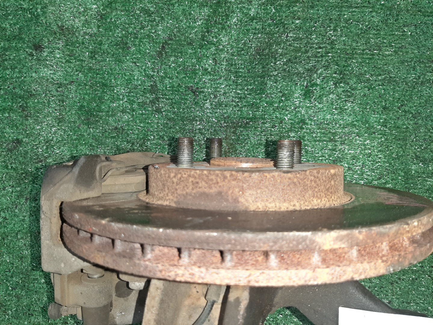Ступица правая передняя MAZDA DEMIO, VERISA DY3W, DY5W, DY3R, DY5R, DC5R, DC5W ZJ-VE, ZY-VE 2 ракурс