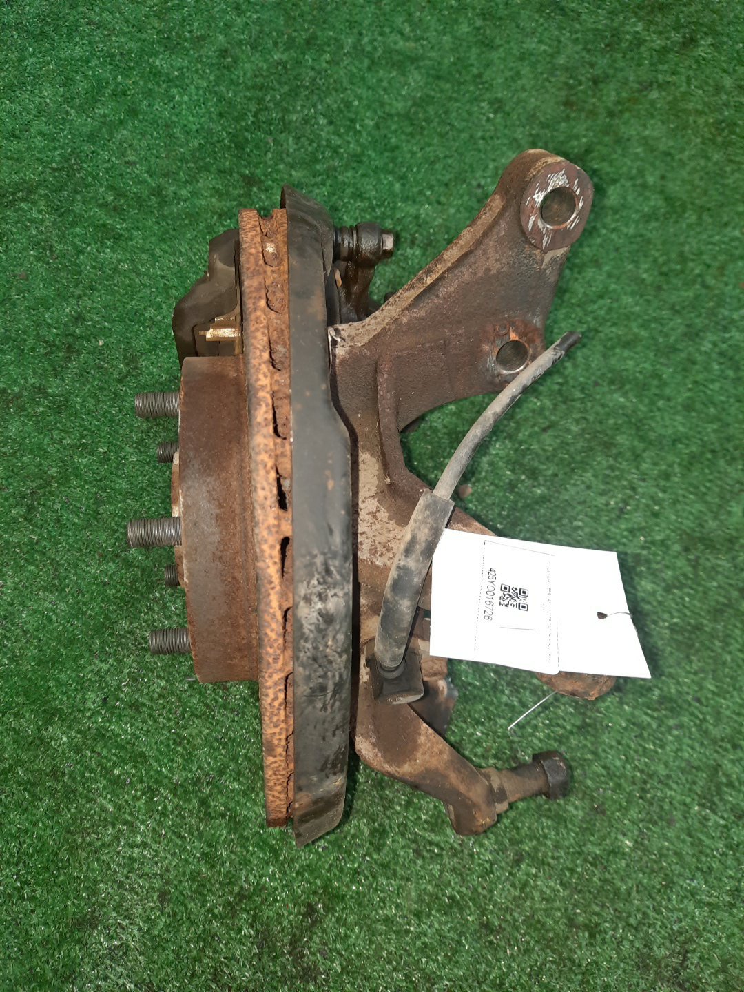 Ступица левая передняя NISSAN CEFIRO A32 VQ30DE, VQ20DE, VQ25DE 2 ракурс