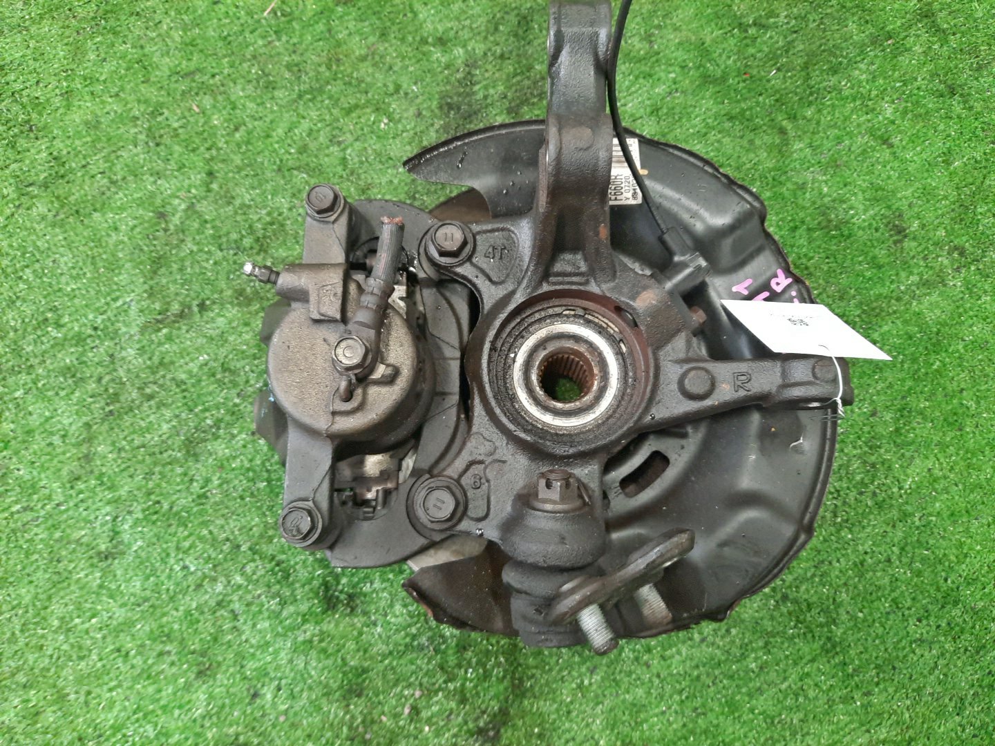 Ступица правая передняя TOYOTA AXIO, COROLLA FIELDER, COROLLA  AXIO, FIELDER NZE141, ZRE142, ZRE142G, NZE141G 1NZ-FE, 2ZR-FAE, 2ZR-FE 2 ракурс