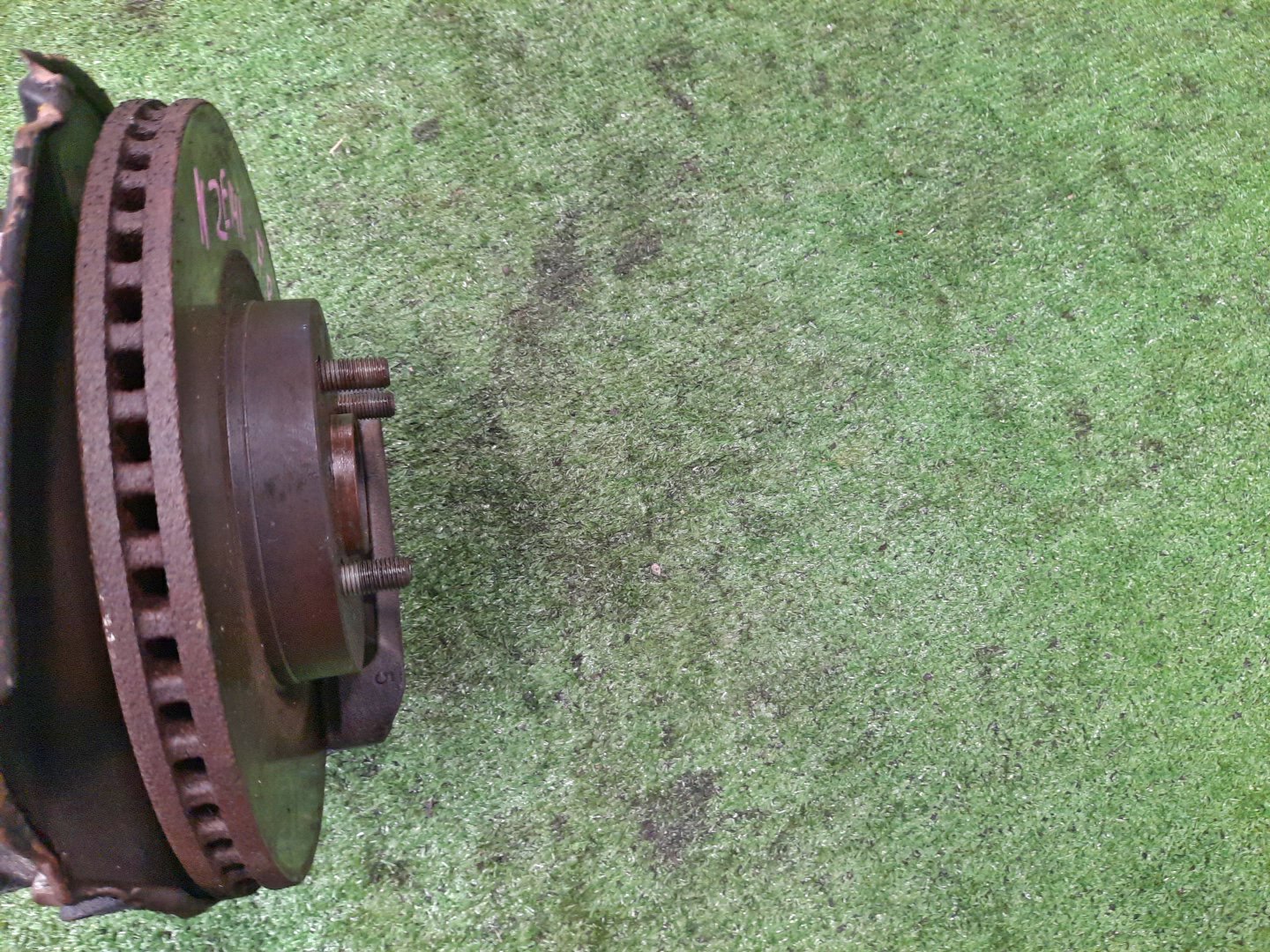 Ступица правая передняя TOYOTA AXIO, COROLLA FIELDER, COROLLA  AXIO, FIELDER NZE141, ZRE142, ZRE142G, NZE141G 1NZ-FE, 2ZR-FAE, 2ZR-FE 3 ракурс