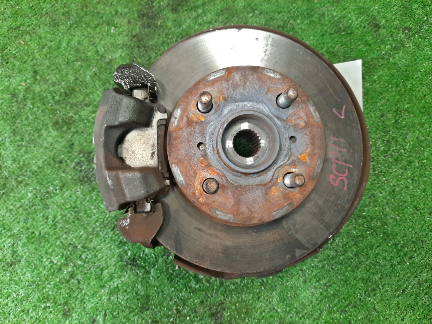 Ступица левая передняя  TOYOTA PLATZ, VITZ SCP11, SCP10 1SZ-FE 1 ракурс