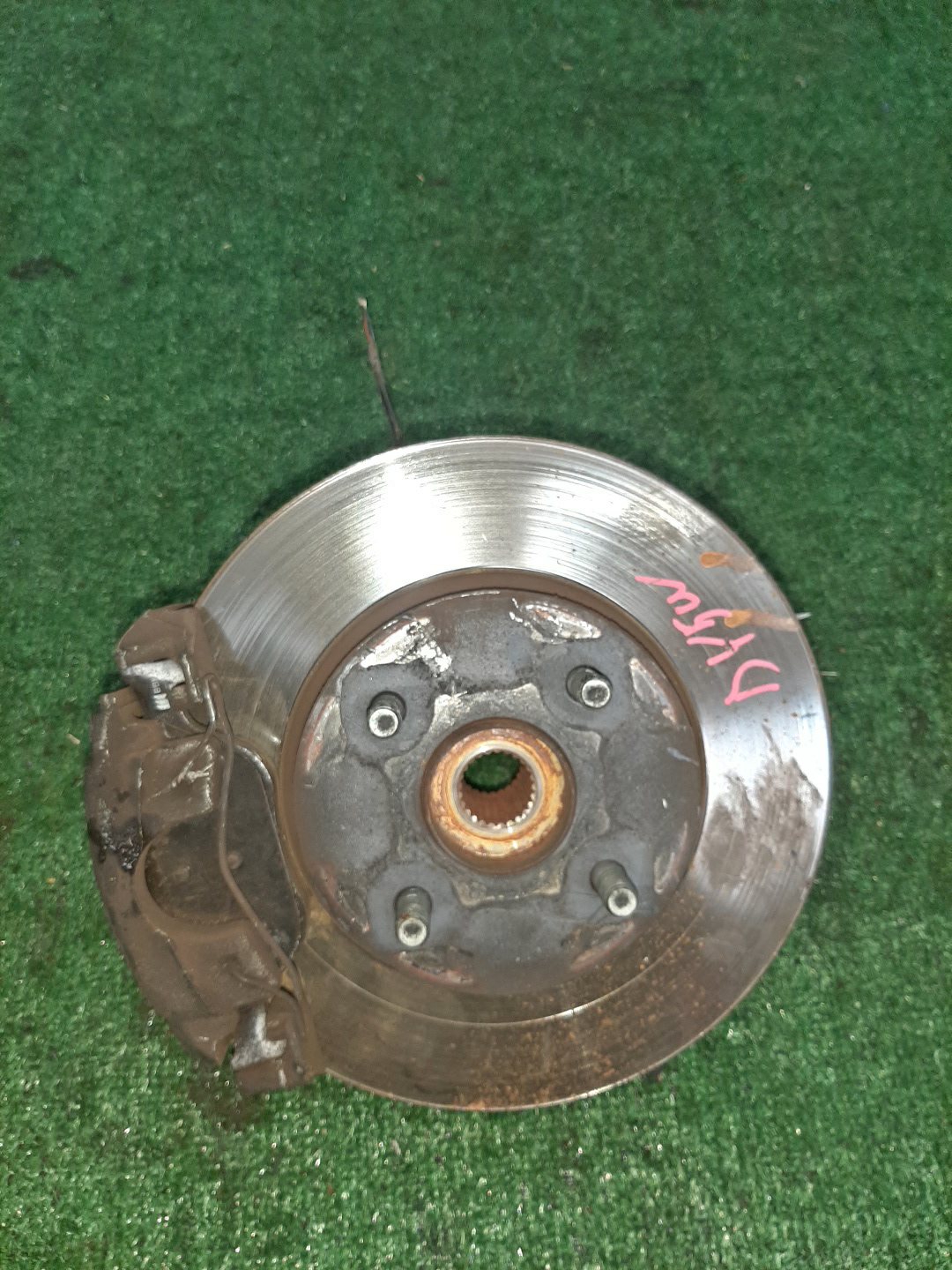 Ступица левая передняя MAZDA DEMIO, VERISA DY3W, DY5W, DY3R, DY5R, DC5R, DC5W ZJ-VE, ZY-VE 1 ракурс