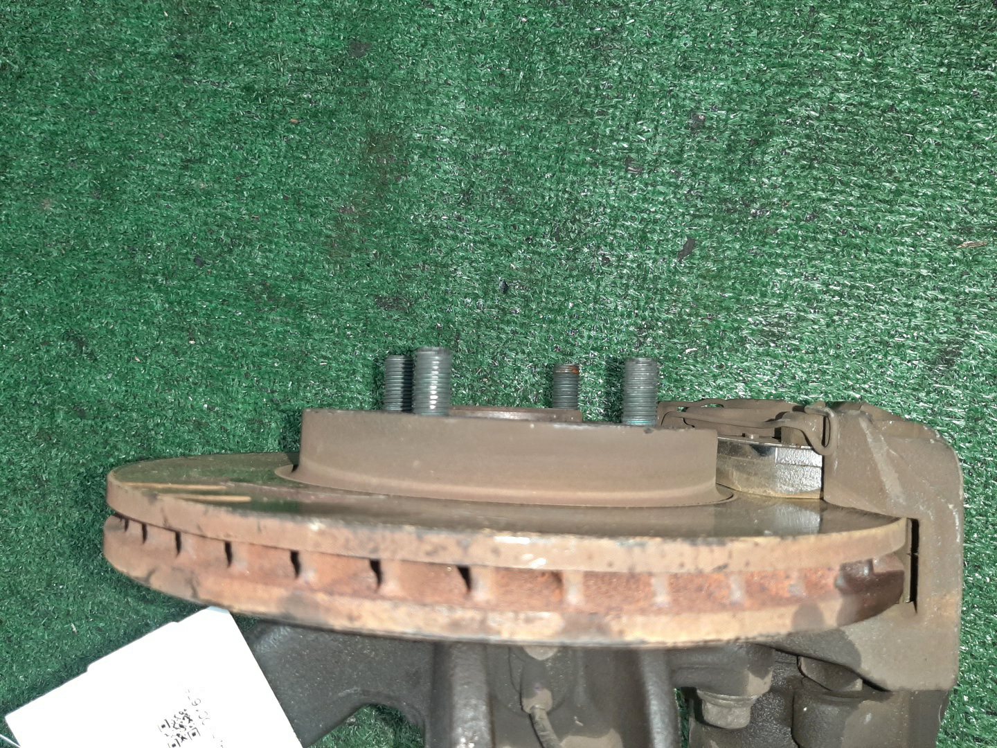 Ступица левая передняя MAZDA DEMIO, VERISA DY3W, DY5W, DY3R, DY5R, DC5R, DC5W ZJ-VE, ZY-VE 2 ракурс
