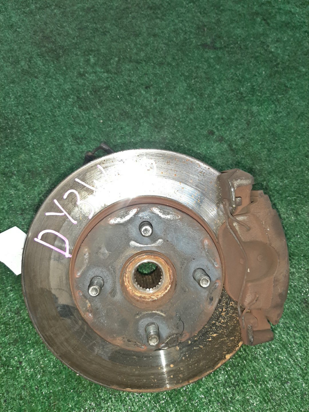 Ступица правая передняя MAZDA DEMIO, VERISA DY3W, DY5W, DY3R, DY5R, DC5R, DC5W ZJ-VE, ZY-VE 1 ракурс
