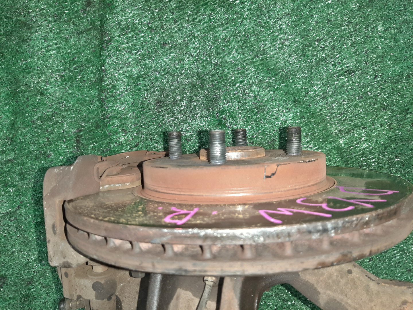 Ступица правая передняя MAZDA DEMIO, VERISA DY3W, DY5W, DY3R, DY5R, DC5R, DC5W ZJ-VE, ZY-VE 2 ракурс