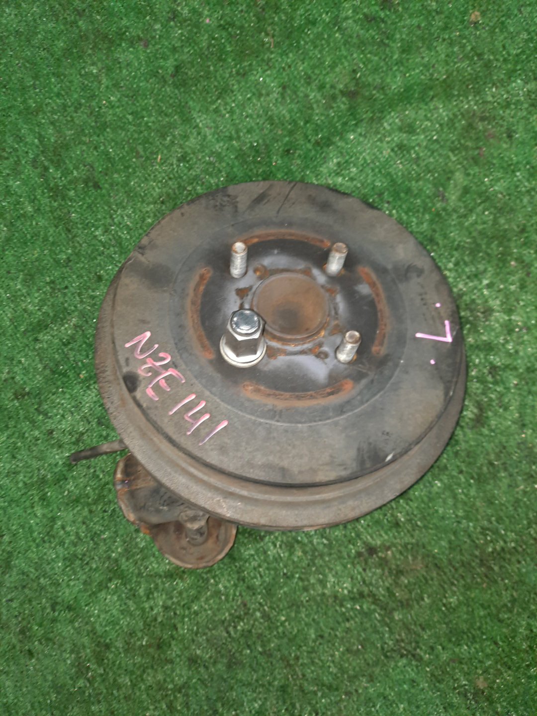Ступица левая задняя TOYOTA AXIO, COROLLA FIELDER, COROLLA  AXIO, FIELDER NZE141, ZRE142, ZRE142G, NZE141G 1NZ-FE, 2ZR-FAE, 2ZR-FE 1 ракурс