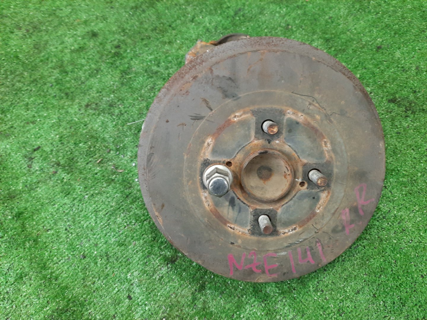 Ступица правая задняя TOYOTA AXIO, COROLLA FIELDER, COROLLA  AXIO, FIELDER NZE141, ZRE142, ZRE142G, NZE141G 1NZ-FE, 2ZR-FAE, 2ZR-FE 1 ракурс