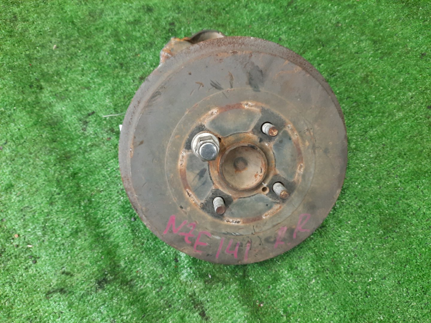 Ступица правая задняя TOYOTA AXIO, COROLLA FIELDER, COROLLA  AXIO, FIELDER NZE141, ZRE142, ZRE142G, NZE141G 1NZ-FE, 2ZR-FAE, 2ZR-FE 2 ракурс