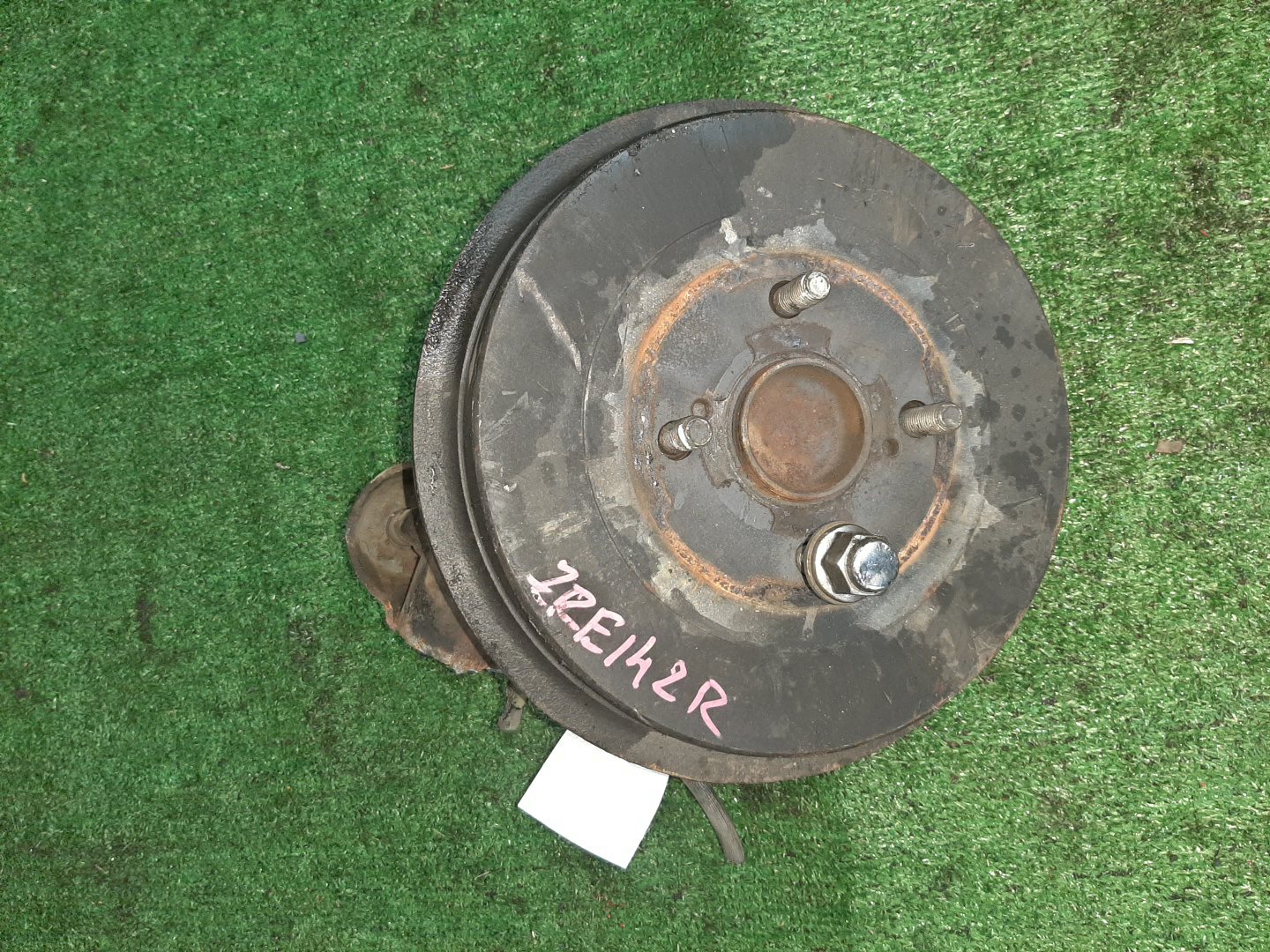 Ступица правая задняя TOYOTA AXIO, COROLLA FIELDER, COROLLA  AXIO, FIELDER NZE141, ZRE142, ZRE142G, NZE141G 1NZ-FE, 2ZR-FAE, 2ZR-FE 1 ракурс