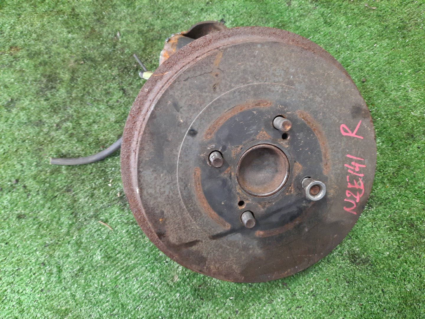 Ступица правая задняя TOYOTA AXIO, COROLLA FIELDER, COROLLA  AXIO, FIELDER NZE141, ZRE142, ZRE142G, NZE141G 1NZ-FE, 2ZR-FAE, 2ZR-FE 1 ракурс
