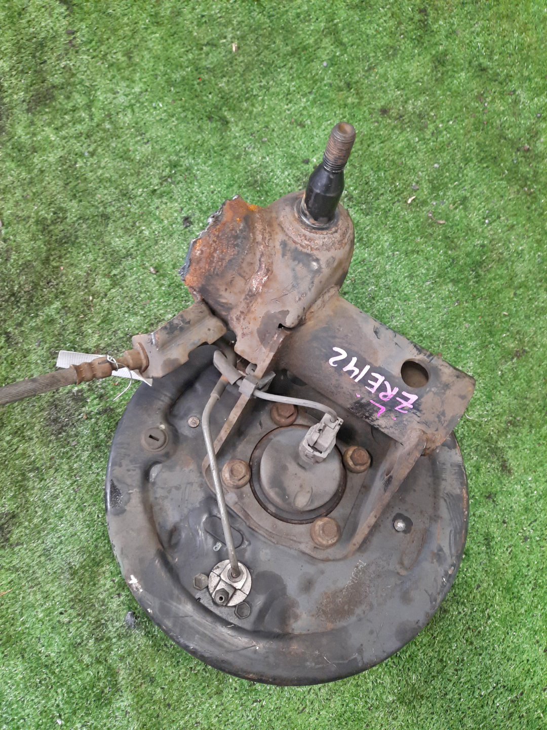Ступица левая задняя TOYOTA AXIO, COROLLA FIELDER, COROLLA  AXIO, FIELDER NZE141, ZRE142, ZRE142G, NZE141G 1NZ-FE, 2ZR-FAE, 2ZR-FE 2 ракурс