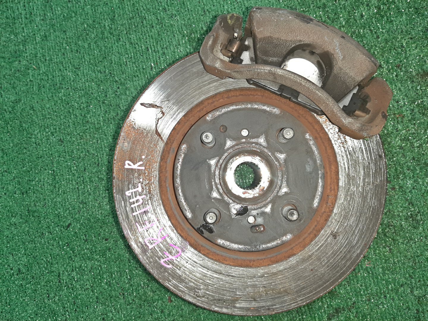 Ступица правая передняя TOYOTA AXIO, COROLLA FIELDER, COROLLA AXIO, FIELDER NZE141, ZRE142, ZRE142G, NZE141G 1NZ-FE, 2ZR-FAE, 2ZR-FE 1 ракурс Ступица правая передняя TOYOTA AXIO, COROLLA FIELDER, COROLLA AXIO, FIELDER NZE141, ZRE142, ZRE142G, NZE141G 1NZ-FE, 2ZR-FAE, 2ZR-FE 1 ракурс