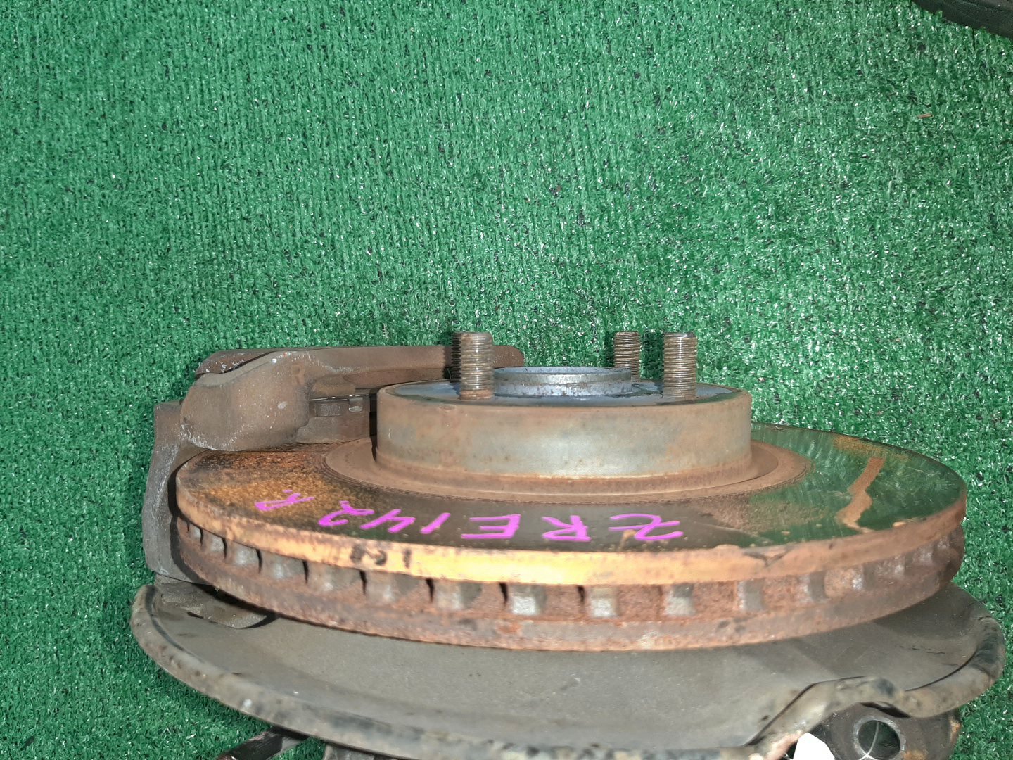 Ступица правая передняя TOYOTA AXIO, COROLLA FIELDER, COROLLA  AXIO, FIELDER NZE141, ZRE142, ZRE142G, NZE141G 1NZ-FE, 2ZR-FAE, 2ZR-FE 3 ракурс