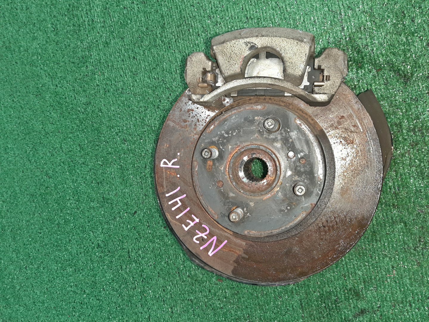 Ступица правая передняя TOYOTA AXIO, COROLLA FIELDER, COROLLA AXIO, FIELDER NZE141, ZRE142, ZRE142G, NZE141G 1NZ-FE, 2ZR-FAE, 2ZR-FE 1 ракурс Ступица правая передняя TOYOTA AXIO, COROLLA FIELDER, COROLLA AXIO, FIELDER NZE141, ZRE142, ZRE142G, NZE141G 1NZ-FE, 2ZR-FAE, 2ZR-FE 1 ракурс