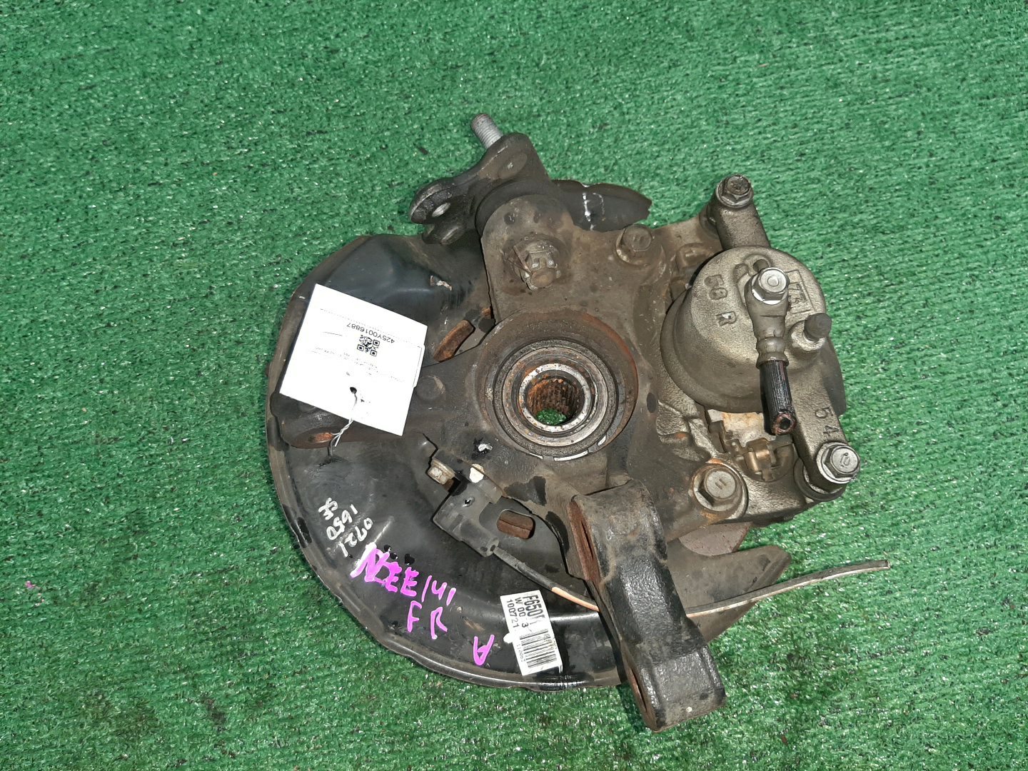Ступица правая передняя TOYOTA AXIO, COROLLA FIELDER, COROLLA  AXIO, FIELDER NZE141, ZRE142, ZRE142G, NZE141G 1NZ-FE, 2ZR-FAE, 2ZR-FE 3 ракурс