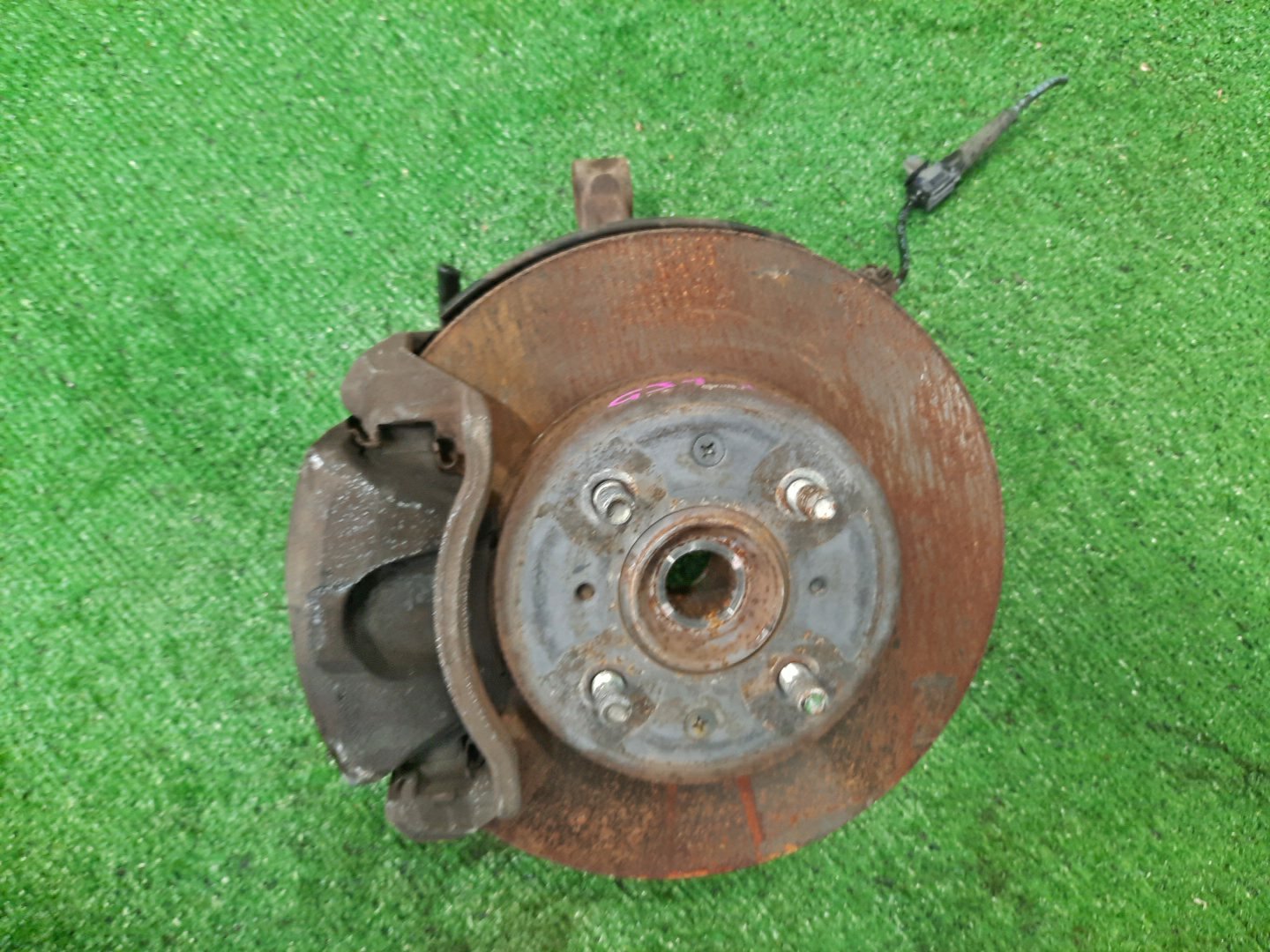 Ступица левая передняя HONDA AIRWAVE GJ1 L15A 1 ракурс