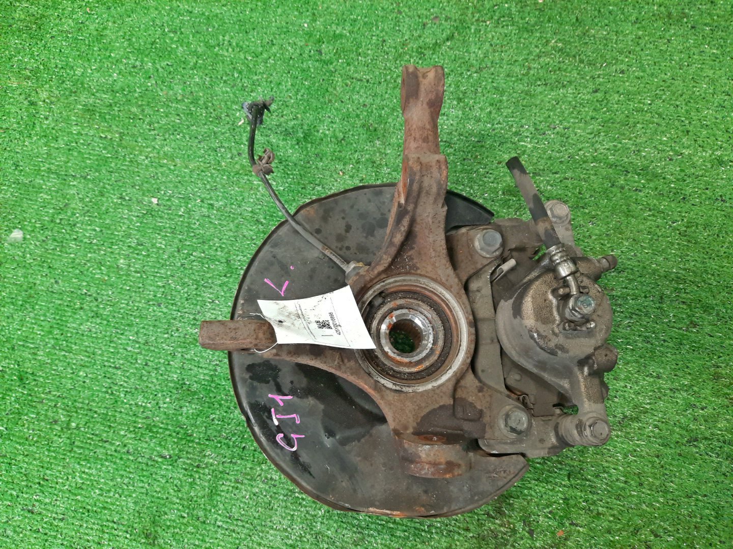 Ступица левая передняя HONDA AIRWAVE GJ1 L15A 2 ракурс