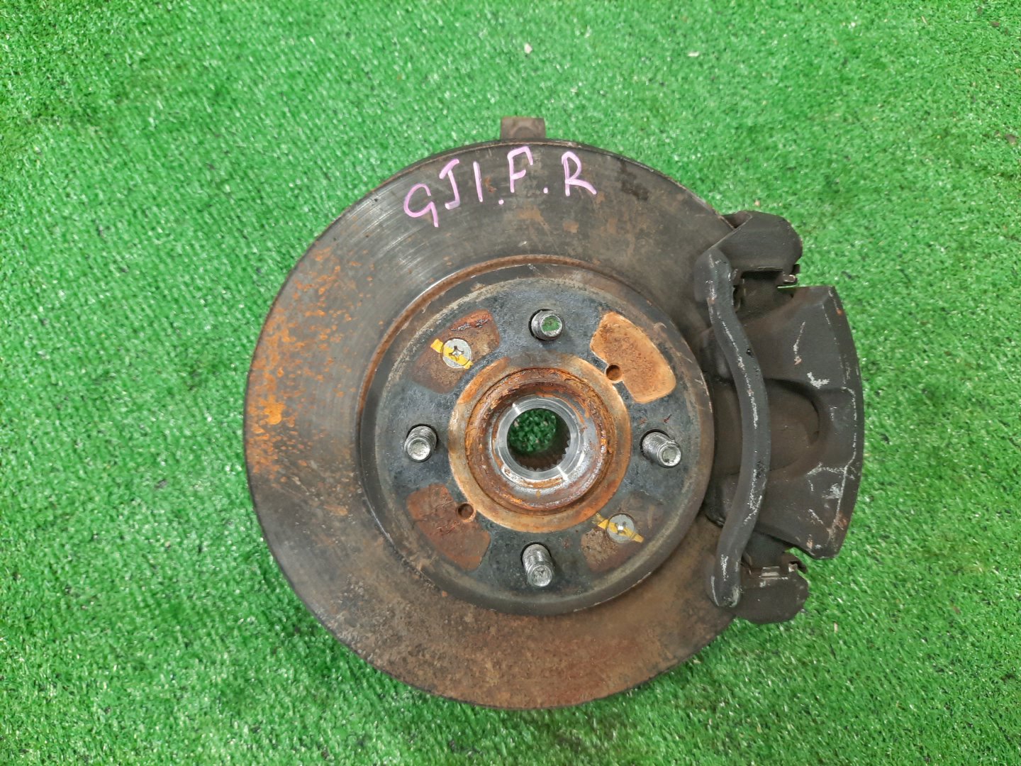 Ступица правая передняя HONDA AIRWAVE GJ1 L15A 1 ракурс