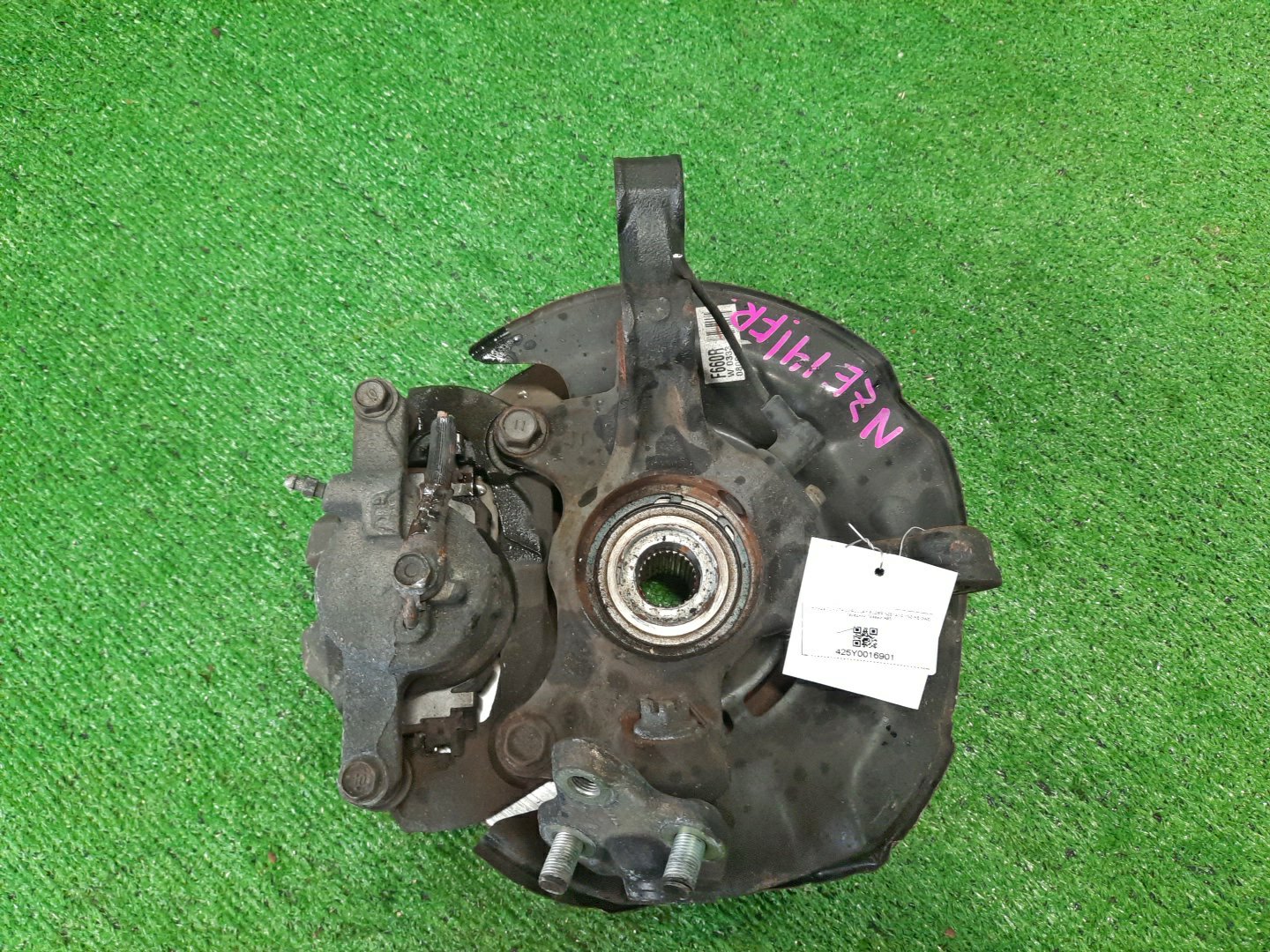 Ступица правая передняя TOYOTA AXIO, COROLLA FIELDER, COROLLA AXIO, FIELDER NZE141, ZRE142, ZRE142G, NZE141G 1NZ-FE, 2ZR-FAE, 2ZR-FE 2 ракурс Ступица правая передняя TOYOTA AXIO, COROLLA FIELDER, COROLLA AXIO, FIELDER NZE141, ZRE142, ZRE142G, NZE141G 1NZ-FE, 2ZR-FAE, 2ZR-FE 2 ракурс