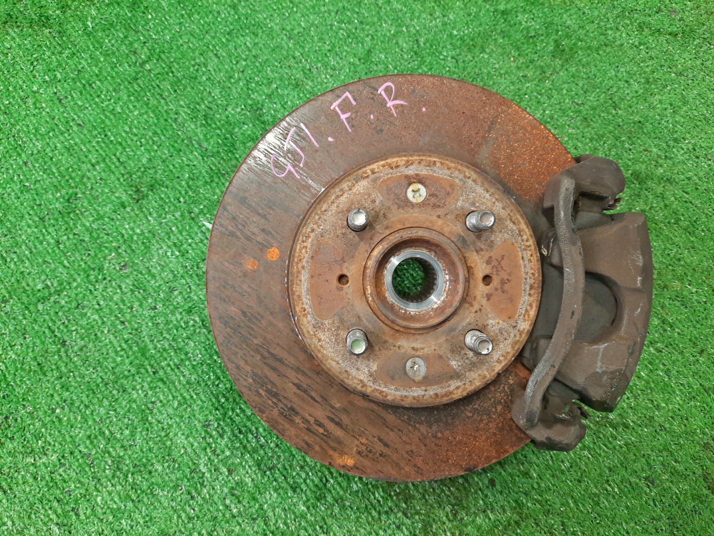 Ступица правая передняя HONDA AIRWAVE GJ1 L15A 1 ракурс