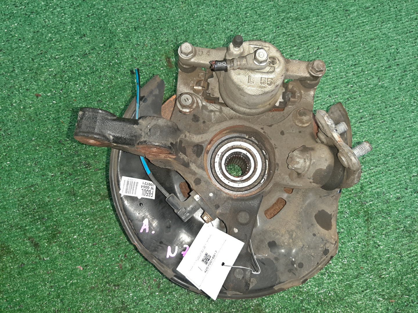Ступица левая передняя TOYOTA AXIO, COROLLA FIELDER, COROLLA  AXIO, FIELDER NZE141, ZRE142, ZRE142G, NZE141G 1NZ-FE, 2ZR-FAE, 2ZR-FE 3 ракурс