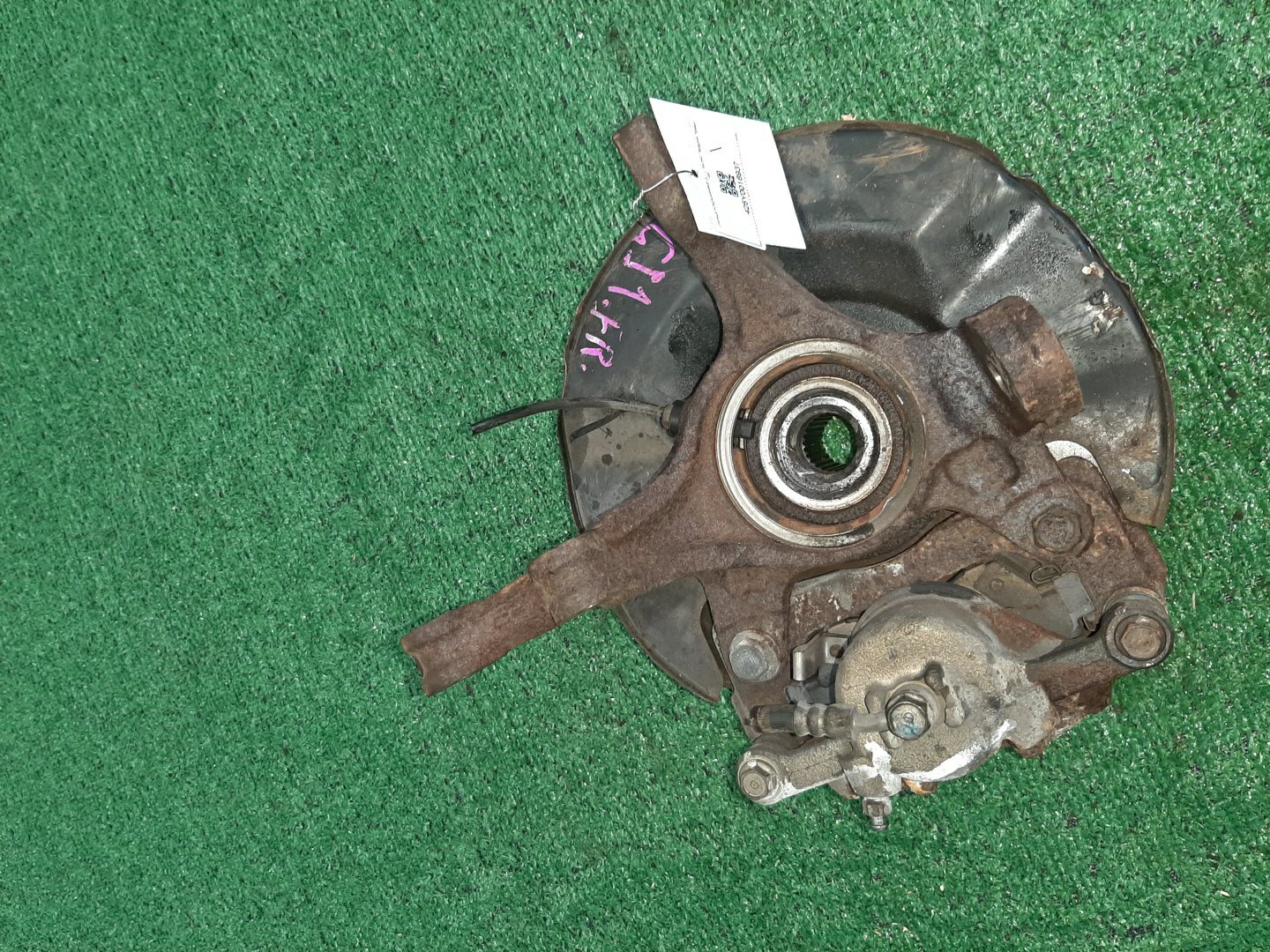 Ступица правая передняя HONDA AIRWAVE GJ1 L15A 3 ракурс