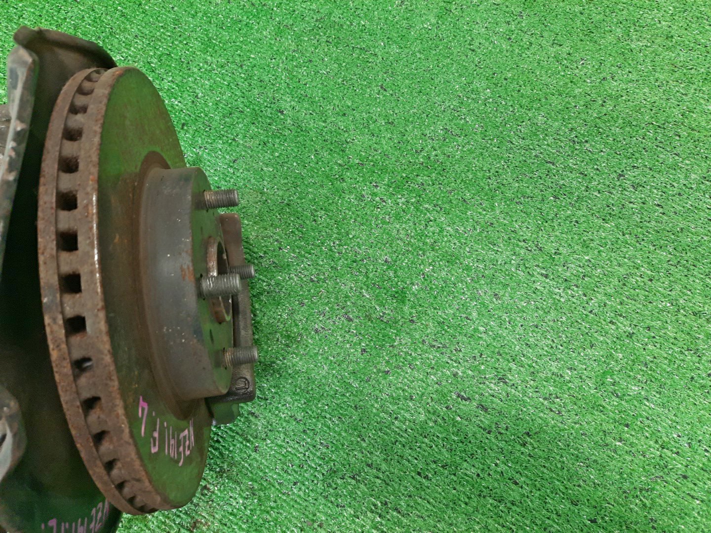 Ступица левая передняя TOYOTA AXIO, COROLLA FIELDER, COROLLA  AXIO, FIELDER NZE141, ZRE142, ZRE142G, NZE141G 1NZ-FE, 2ZR-FAE, 2ZR-FE 3 ракурс