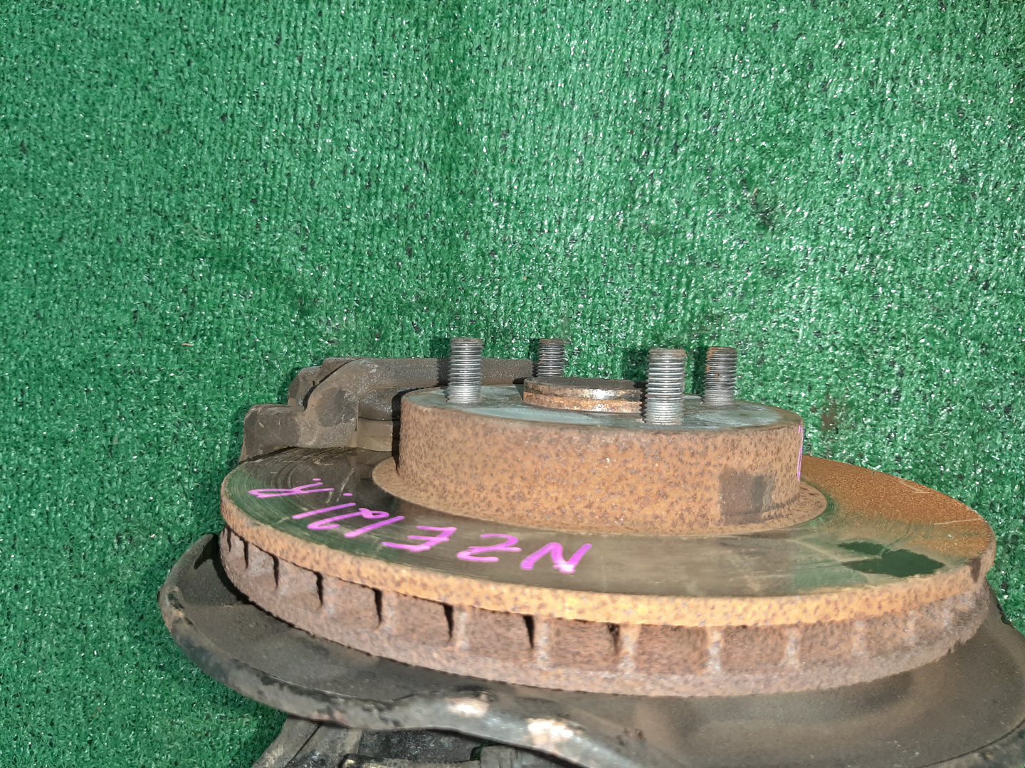 Ступица правая передняя TOYOTA COROLLA, COROLLA FIELDER, ALLEX, COROLLA RUNX NZE121, NZE121G 1NZ-FE 2 ракурс