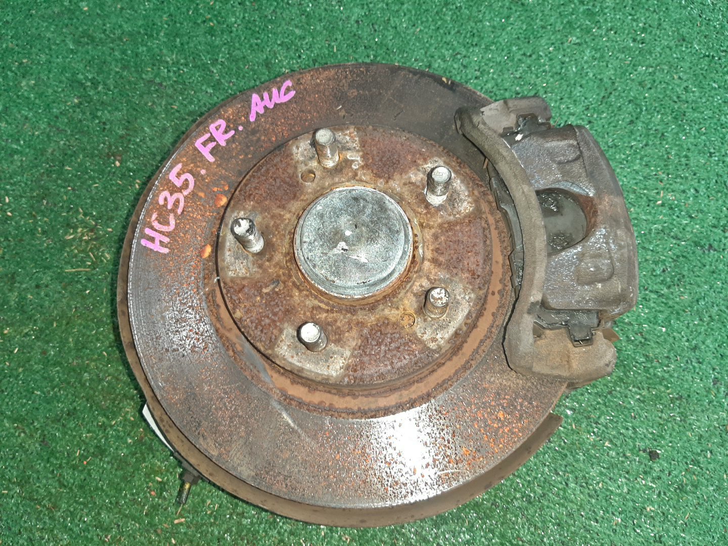 Ступица правая передняя NISSAN LAUREL, STAGEA HC35, GC35, SC35, WHC34, WGC34 RB20DE, RB25DE, RD28 1 ракурс