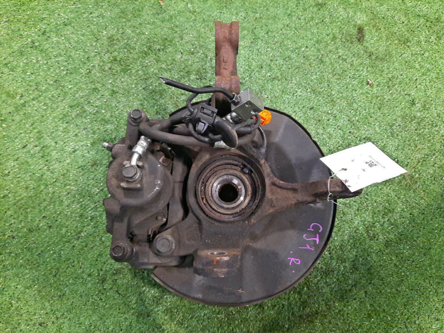 Ступица правая передняя HONDA AIRWAVE GJ1 L15A 2 ракурс