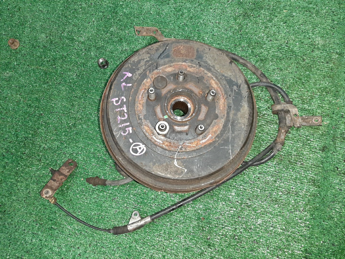 Ступица левая задняя TOYOTA CALDINA, CARINA, CORONA, CORONA PREMIO ST215G, ST215, ST195G, ST195, CT195, CT215, CT216 3S-FE, 2C, 2C-T, 3C-TE 1 ракурс