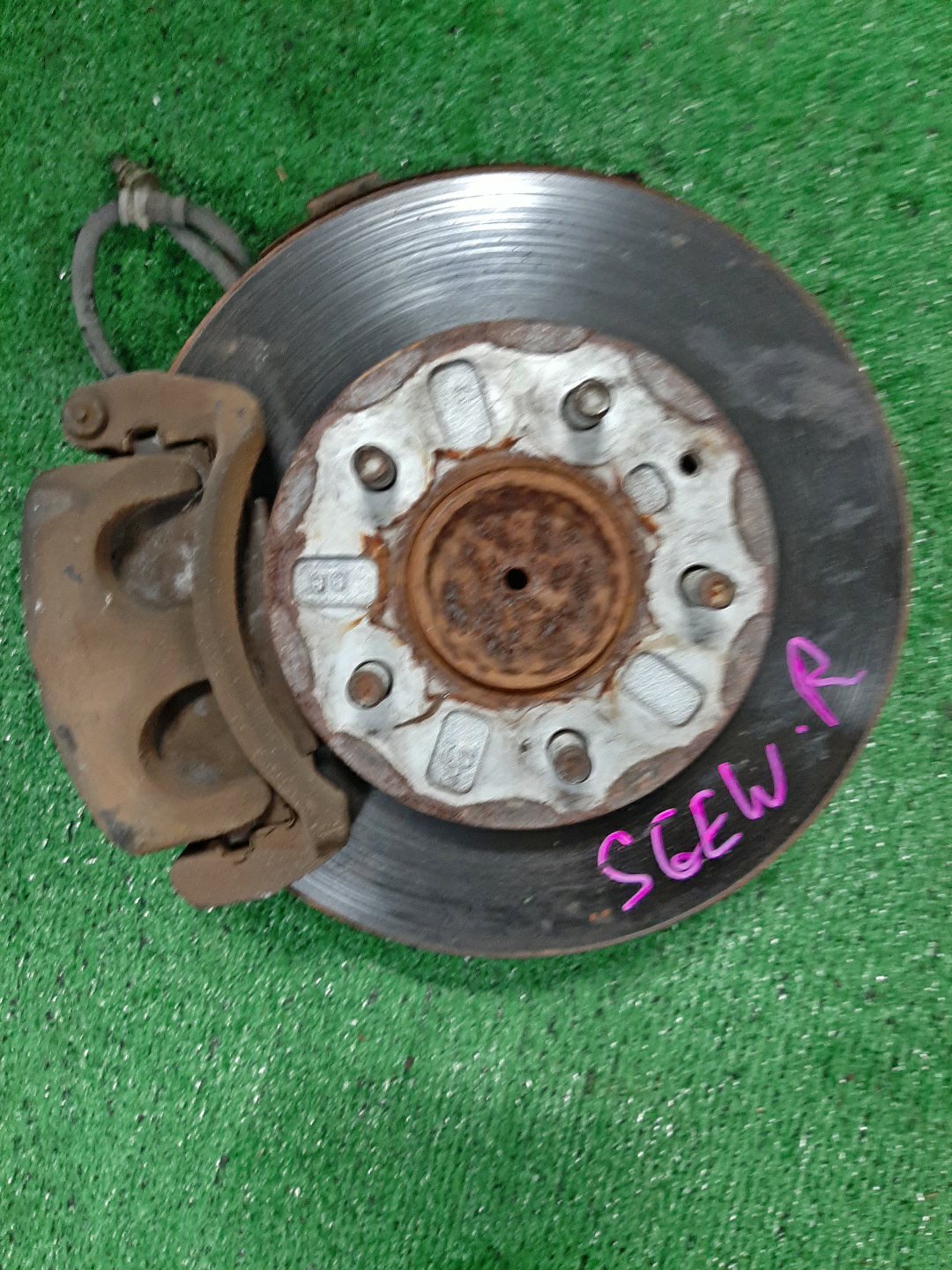 Ступица правая передняя  MAZDA BONGO FRIENDEE SGE3, SGEW, SGLW, SGL5, SGL3 FE, WL-T 1 ракурс