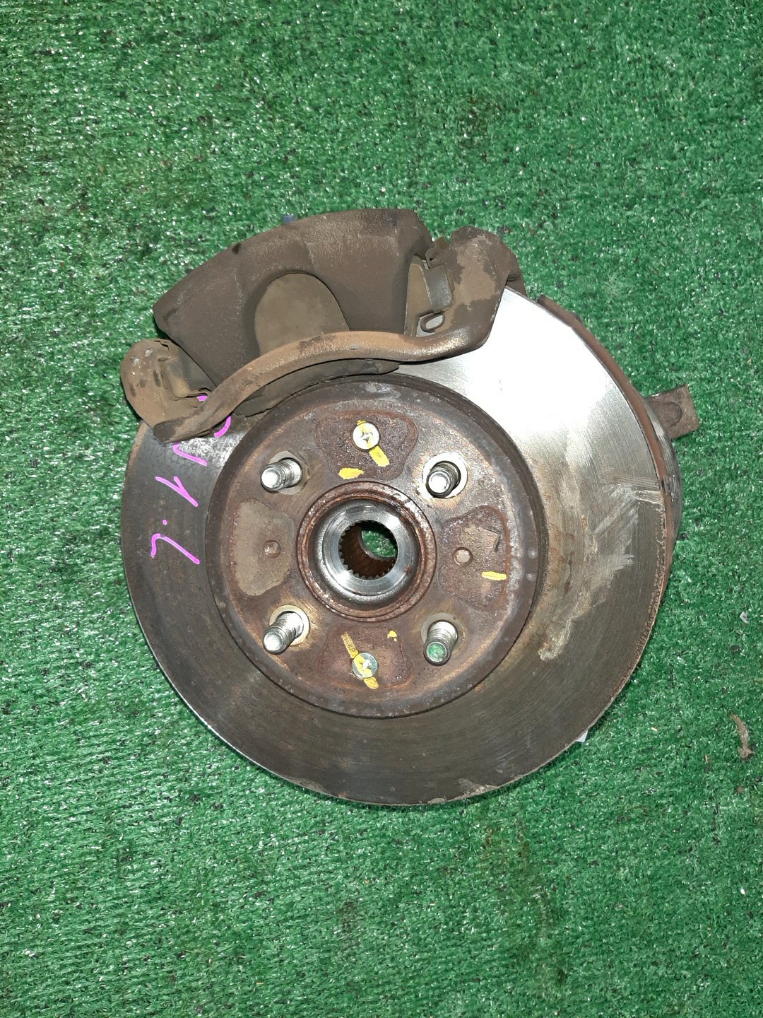Ступица левая передняя HONDA AIRWAVE GJ1 L15A 1 ракурс