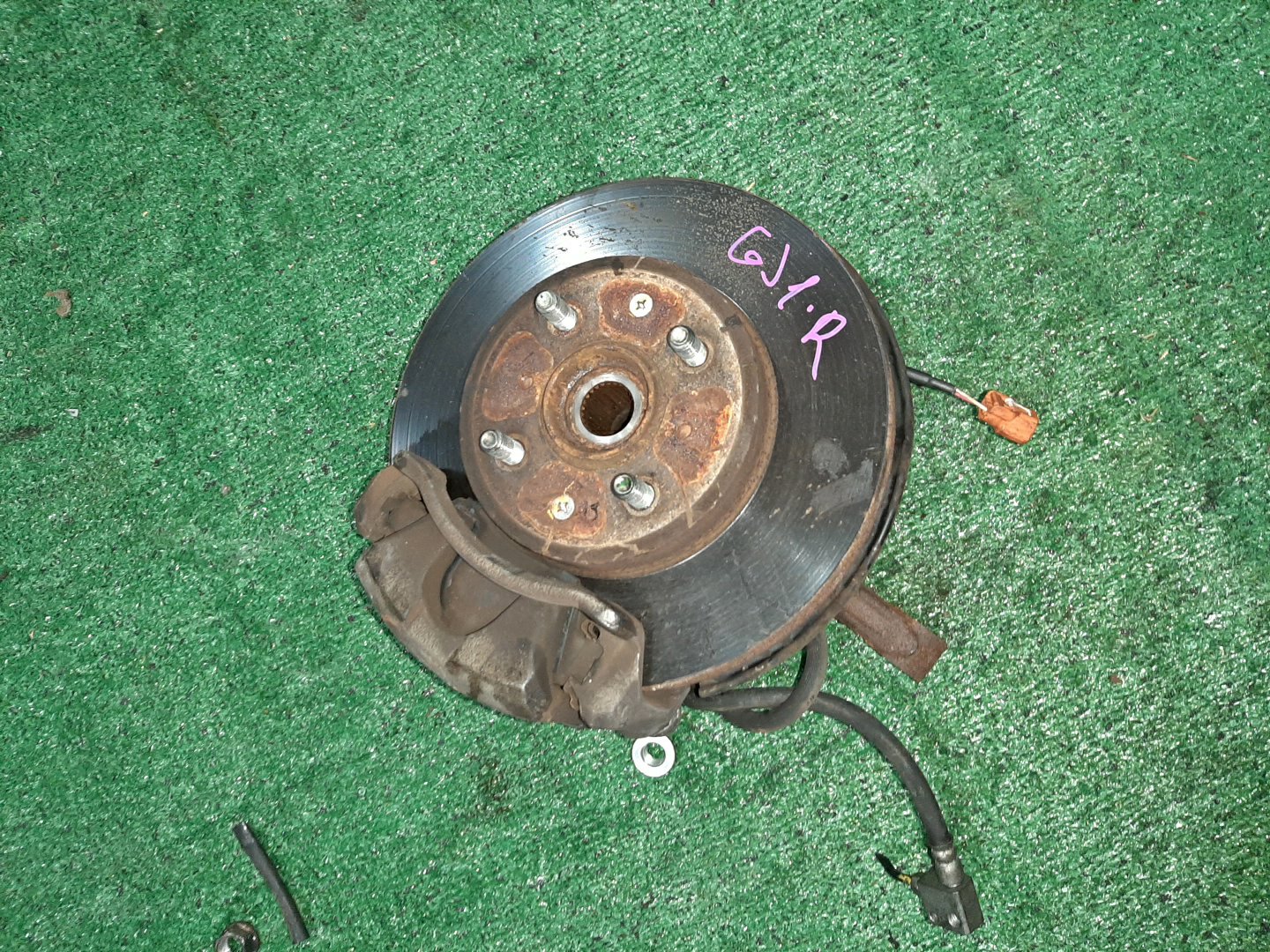Ступица правая передняя HONDA AIRWAVE GJ1 L15A 1 ракурс