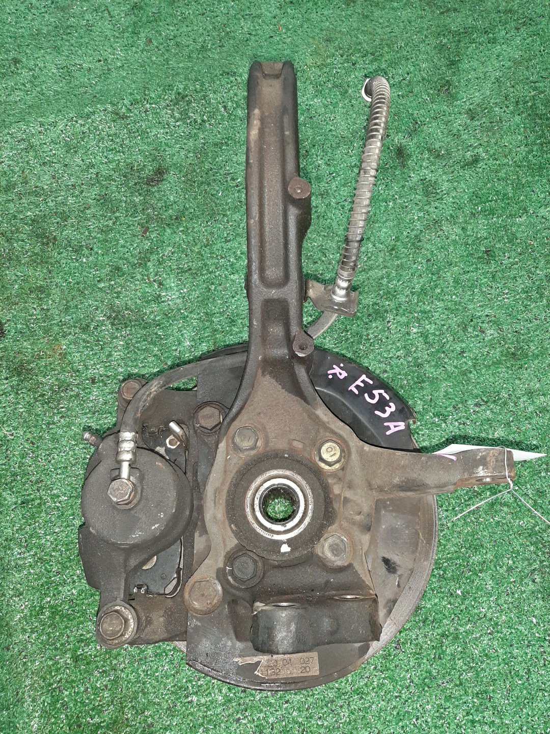 Ступица правая передняя MITSUBISHI GALANT E57A, E84A, E53A, E52A, E54A, E72A, E74A, E77A 4D68, 6A12, 6A11, 4G93 3 ракурс