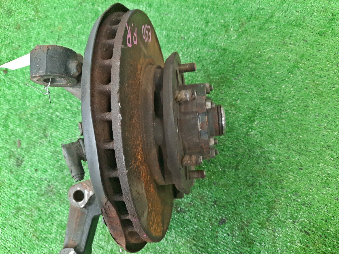 Ступица правая передняя NISSAN ELGRAND, TERRANO ATWE50, ALWE50, APWE50, AVWE50, PR50, LR50, TR50, RR50 ZD30DDTI, VG33E, VQ35DE, QD32ETI, TD27ETI 3 ракурс