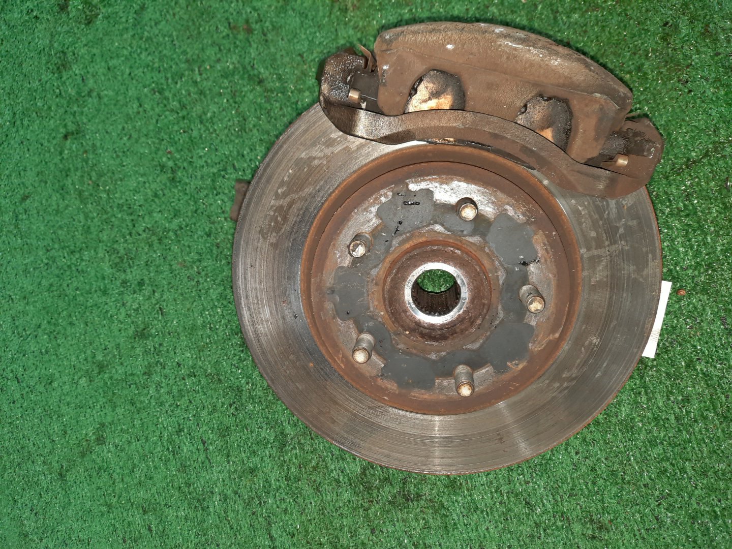 Ступица правая передняя NISSAN LANDY, SERENA SC25, SNC25, SNC26, SC26, NC26, C25, C26, NC25, FC26, FNC26 MR20DE, MR20DD 1 ракурс Ступица правая передняя NISSAN LANDY, SERENA SC25, SNC25, SNC26, SC26, NC26, C25, C26, NC25, FC26, FNC26 MR20DE, MR20DD 1 ракурс