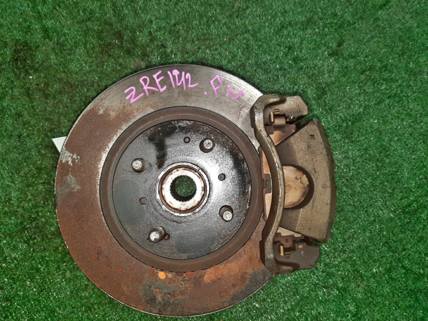 Ступица правая передняя TOYOTA AXIO, COROLLA FIELDER, COROLLA AXIO, FIELDER NZE141, ZRE142, ZRE142G, NZE141G 1NZ-FE, 2ZR-FAE, 2ZR-FE 1 ракурс Ступица правая передняя TOYOTA AXIO, COROLLA FIELDER, COROLLA AXIO, FIELDER NZE141, ZRE142, ZRE142G, NZE141G 1NZ-FE, 2ZR-FAE, 2ZR-FE 1 ракурс