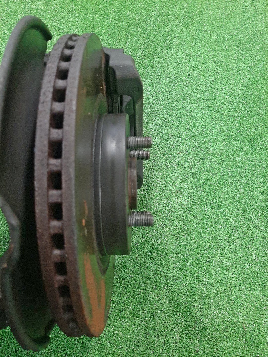Ступица правая передняя TOYOTA AXIO, COROLLA FIELDER, COROLLA AXIO, FIELDER NZE141, ZRE142, ZRE142G, NZE141G 1NZ-FE, 2ZR-FAE, 2ZR-FE 2 ракурс Ступица правая передняя TOYOTA AXIO, COROLLA FIELDER, COROLLA AXIO, FIELDER NZE141, ZRE142, ZRE142G, NZE141G 1NZ-FE, 2ZR-FAE, 2ZR-FE 2 ракурс