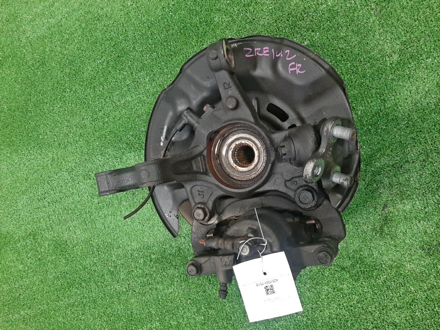 Ступица правая передняя TOYOTA AXIO, COROLLA FIELDER, COROLLA  AXIO, FIELDER NZE141, ZRE142, ZRE142G, NZE141G 1NZ-FE, 2ZR-FAE, 2ZR-FE 3 ракурс