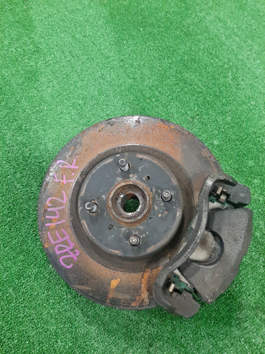 Ступица правая передняя TOYOTA AXIO, COROLLA FIELDER, COROLLA AXIO, FIELDER NZE141, ZRE142, ZRE142G, NZE141G 1NZ-FE, 2ZR-FAE, 2ZR-FE 1 ракурс Ступица правая передняя TOYOTA AXIO, COROLLA FIELDER, COROLLA AXIO, FIELDER NZE141, ZRE142, ZRE142G, NZE141G 1NZ-FE, 2ZR-FAE, 2ZR-FE 1 ракурс