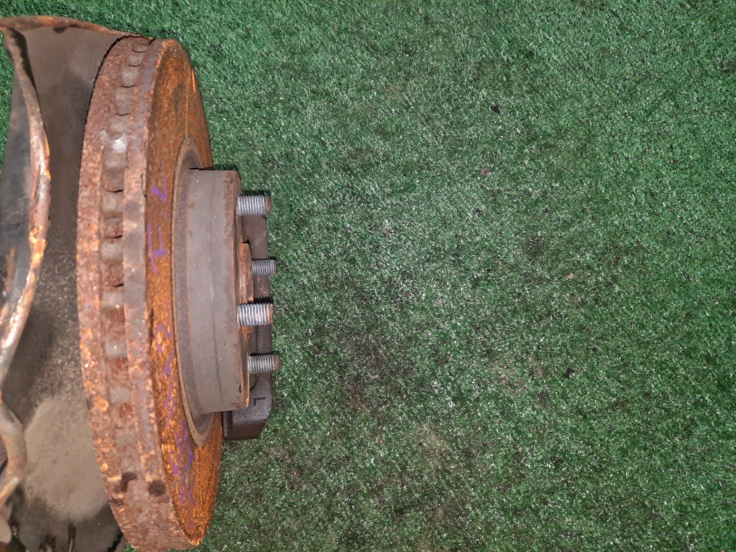 Ступица левая передняя TOYOTA AXIO, COROLLA FIELDER, COROLLA  AXIO, FIELDER NZE141, ZRE142, ZRE142G, NZE141G 1NZ-FE, 2ZR-FAE, 2ZR-FE 3 ракурс