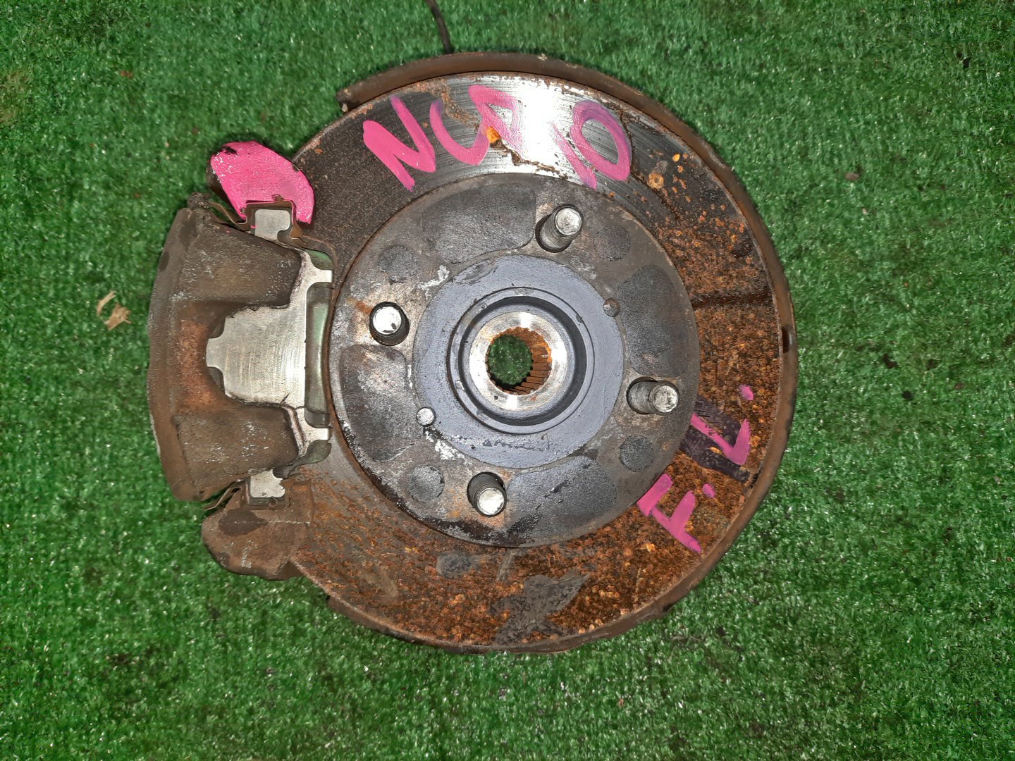 Ступица левая передняя TOYOTA VITZ NCP10 2NZ-FE 1 ракурс