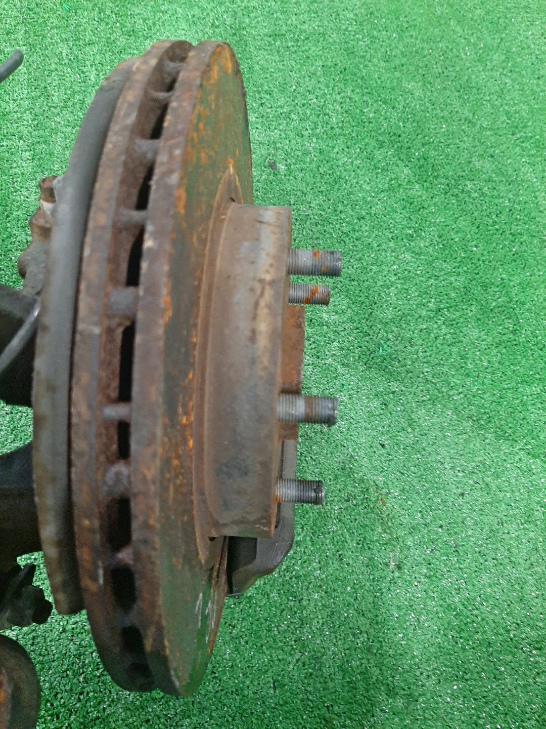 Ступица левая передняя NISSAN PRIMERA P12, QP12, TP12, HP12, RP12, WTP12, WHP12, WRP12 QG18DE, QR20DE, SR20VE, QR25DD 2 ракурс