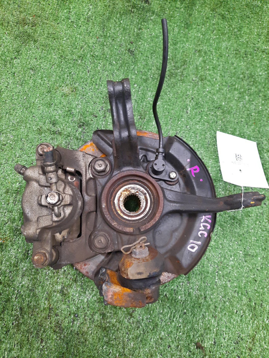 Ступица правая передняя TOYOTA PASSO, BOON KGC15, KGC10, QNC10, M301S, M310S, M300S 1KR-FE, K3-VE 2 ракурс