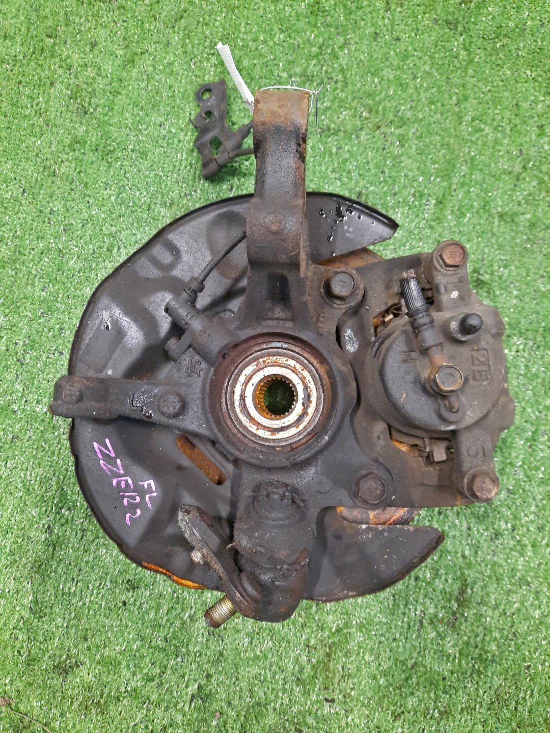 Ступица левая передняя TOYOTA COROLLA, COROLLA SPACIO, COROLLA FIELDER, ALLEX, COROLLA RUNX ZZE122, NZE121N, ZZE122N, ZZE122G 1ZZ-FE, 1NZ-FE 2 ракурс